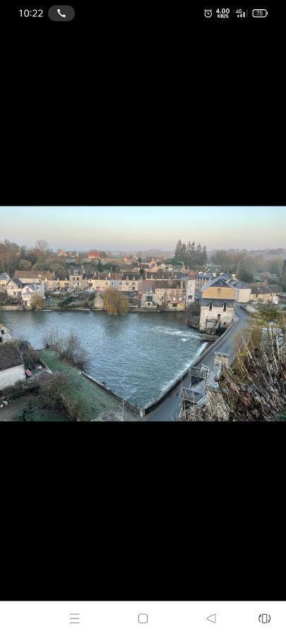 Ferienwohnung Cite De Caractere Medieval Fresnay-sur-Sarthe Exterior foto